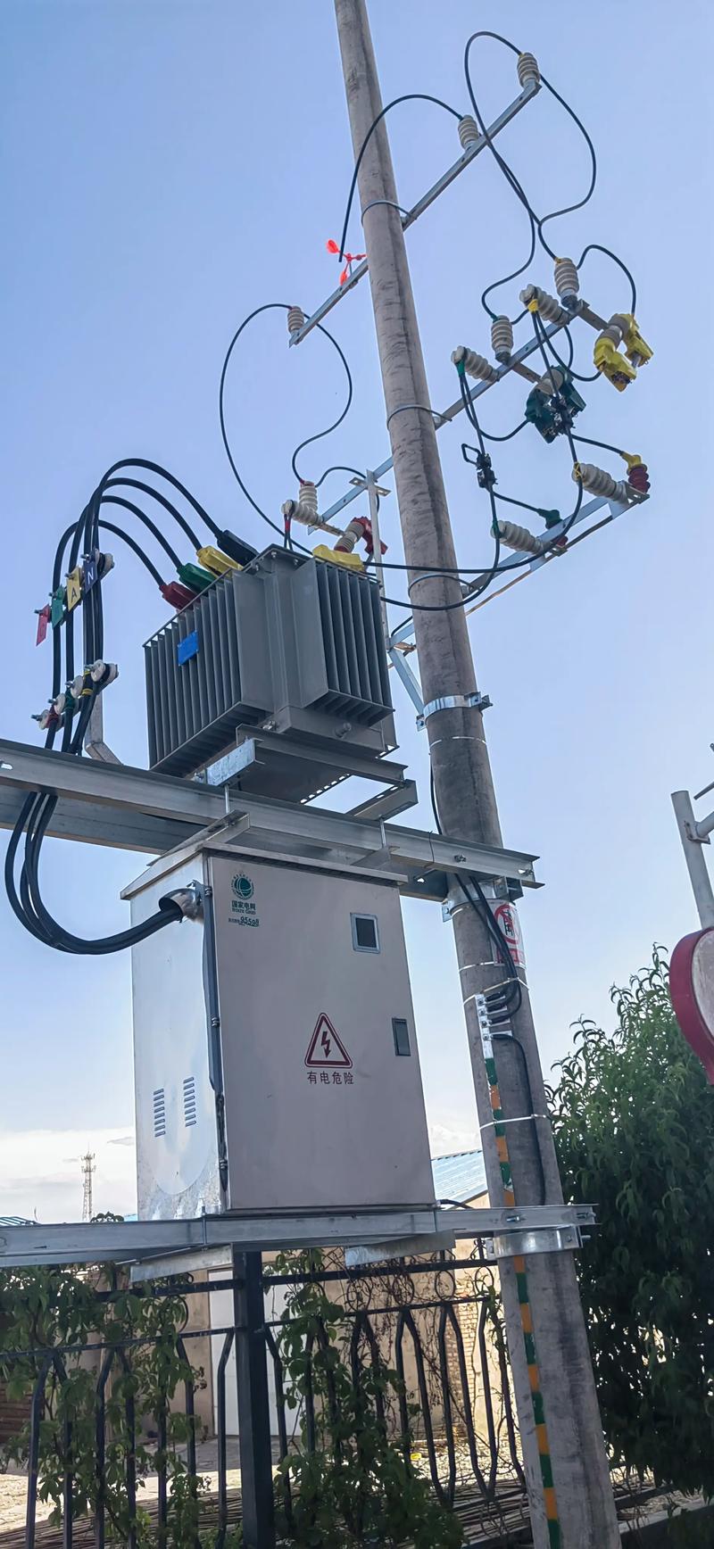 城市電力脈絡 從戶外變壓器到配電箱的實地觀察